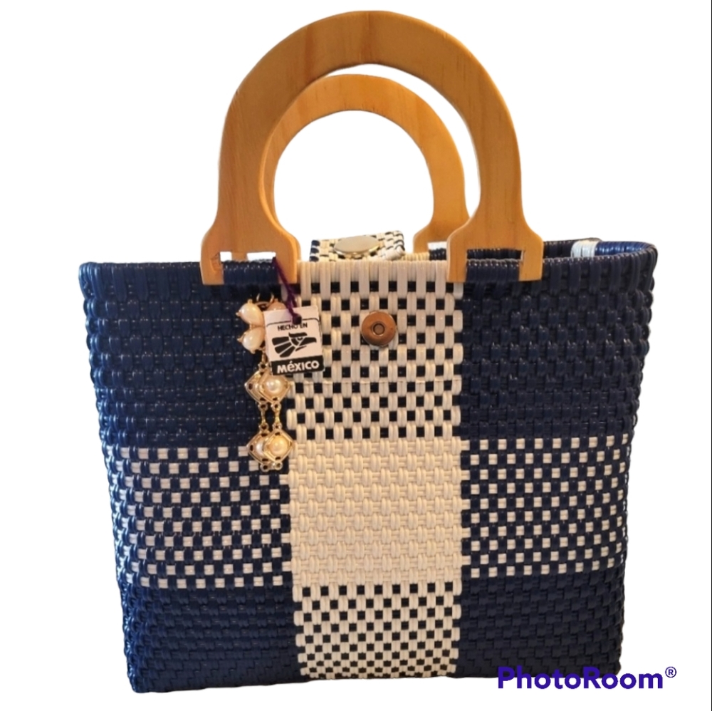 ARTISAN HANDMADE BLUE AND WHITE CHECKERED BASKET WEAVE MEDIUM TOTE NWT
